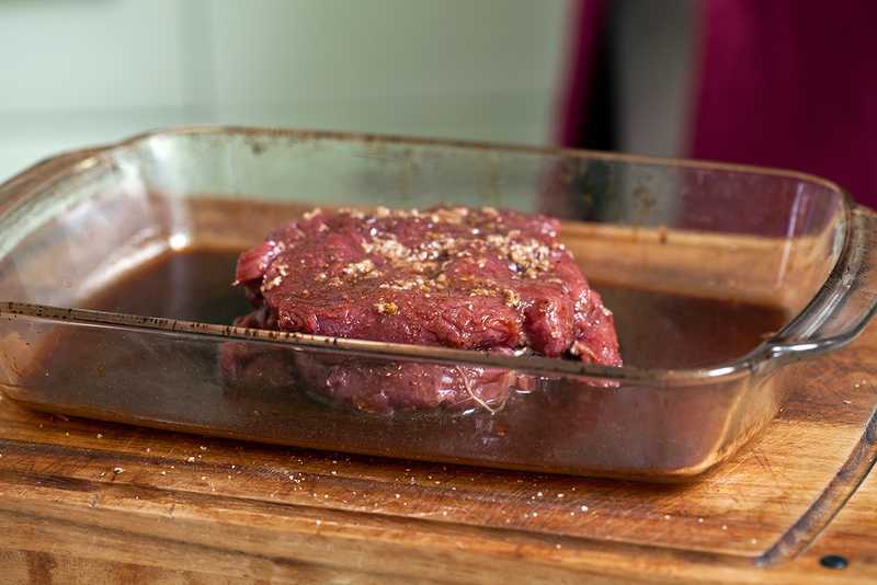 Как вкусно пожарить мясо на гриле на углях — секреты приготовления