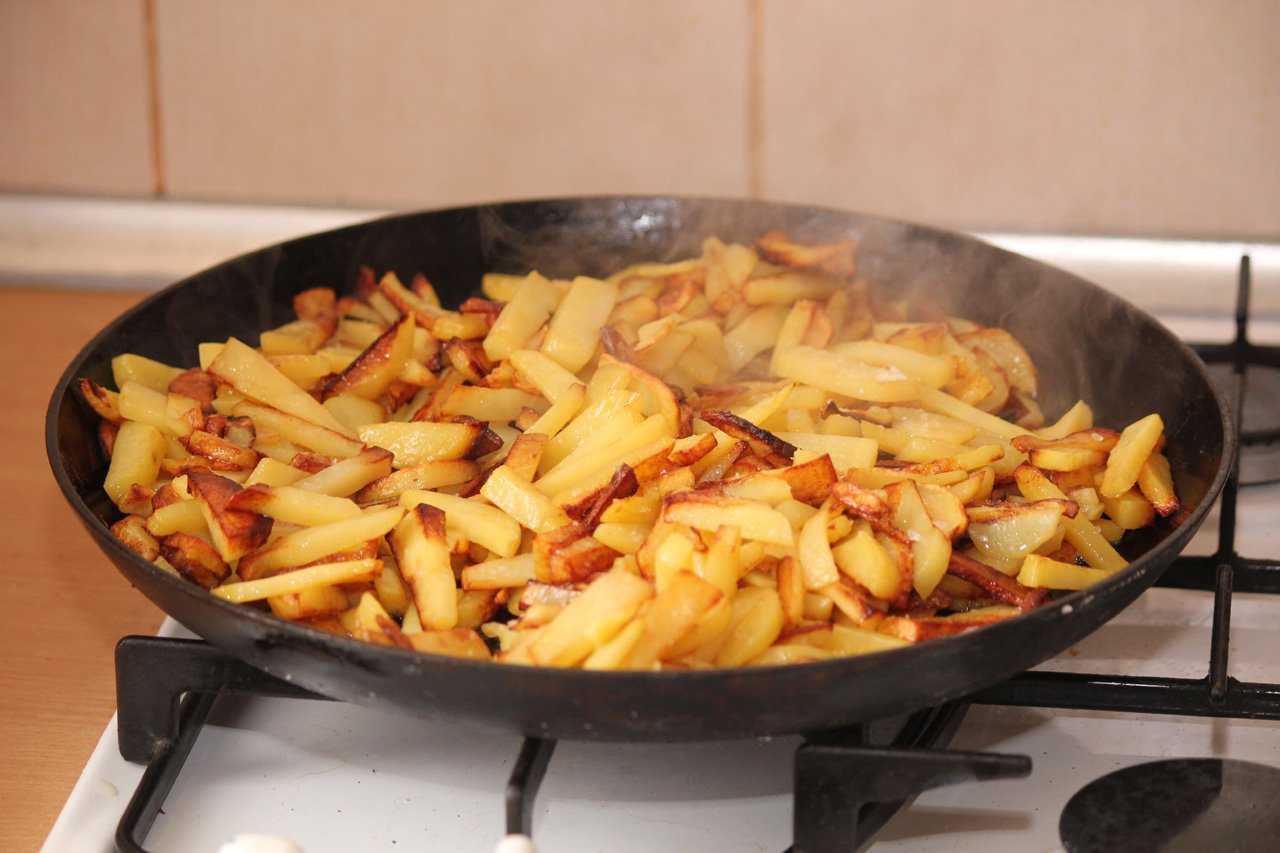 Картошка с грибами на сковороде - рецепты с пошаговыми фото
